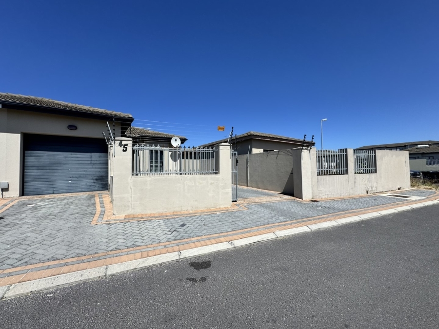 3 Bedroom Property for Sale in Parklands East Western Cape